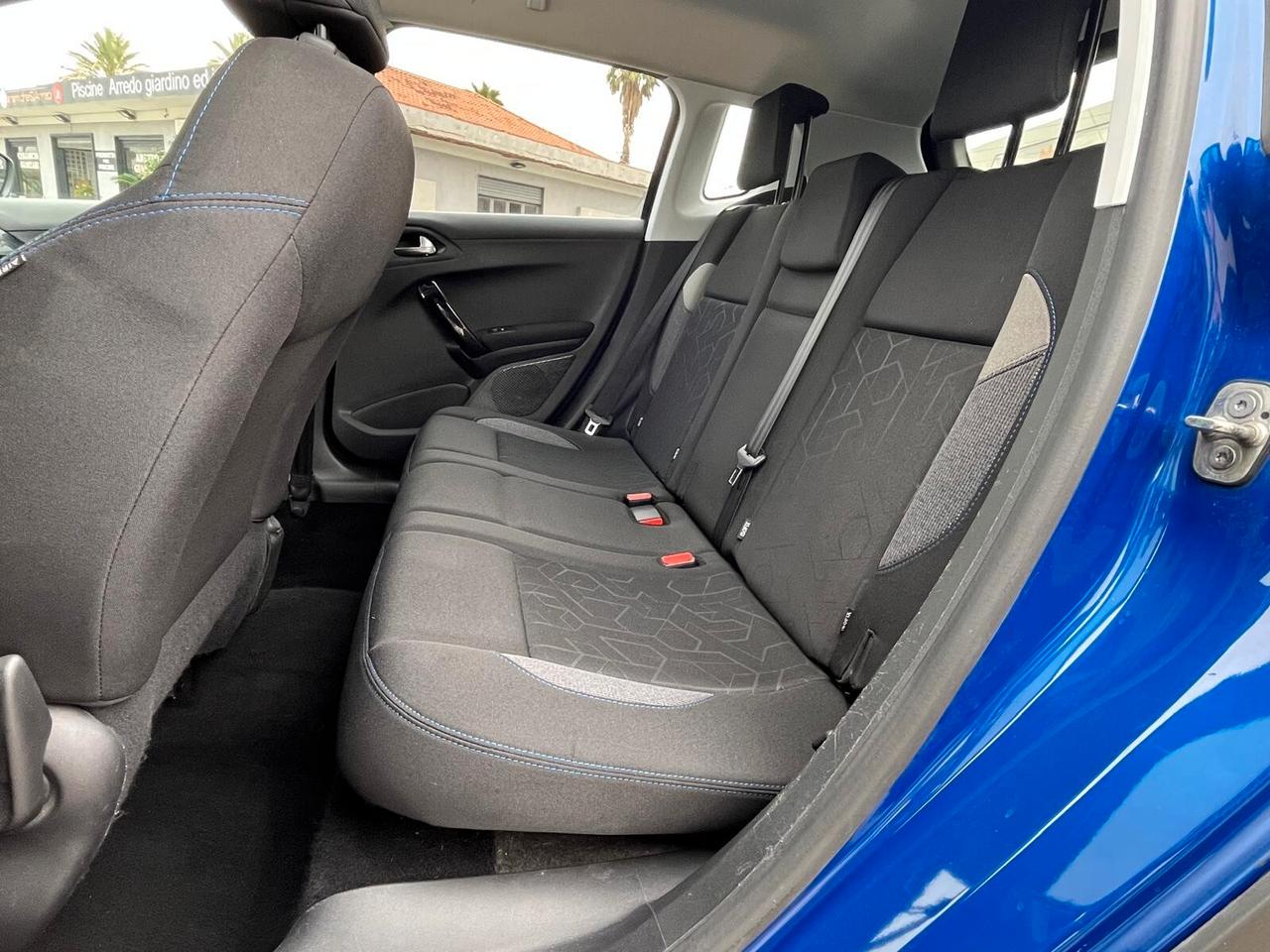 Peugeot 2008 BlueHDi 100 S&S Signature