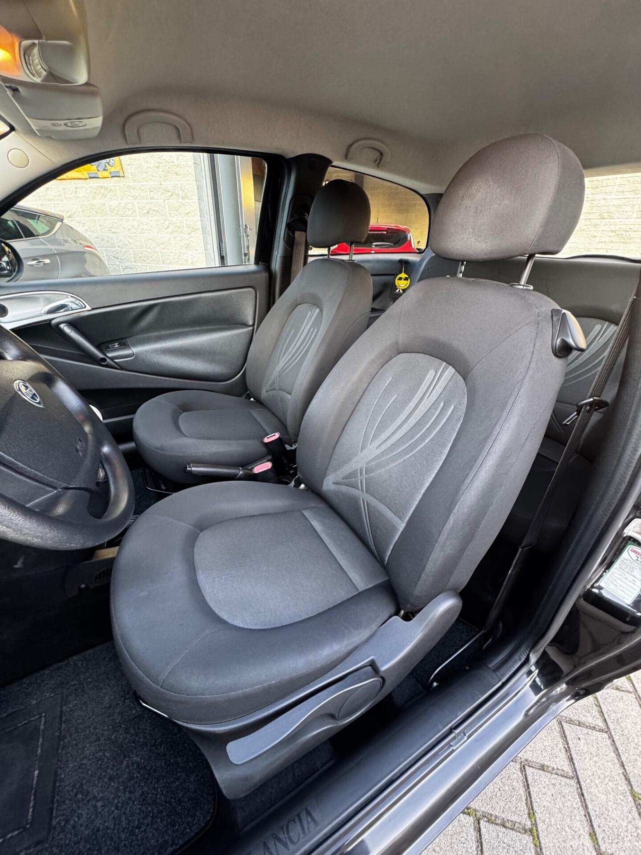 Lancia Ypsilon 1.2 69 CV 5 porte S&S Platinum