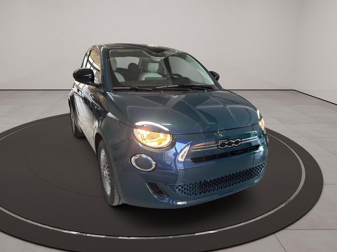 Fiat 500 Berlina Hybrid Icon