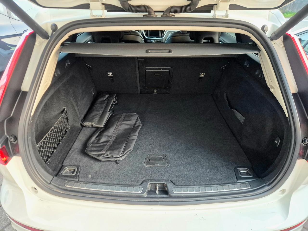 Volvo V60 Cross Country D4 AWD Geartronic Pro