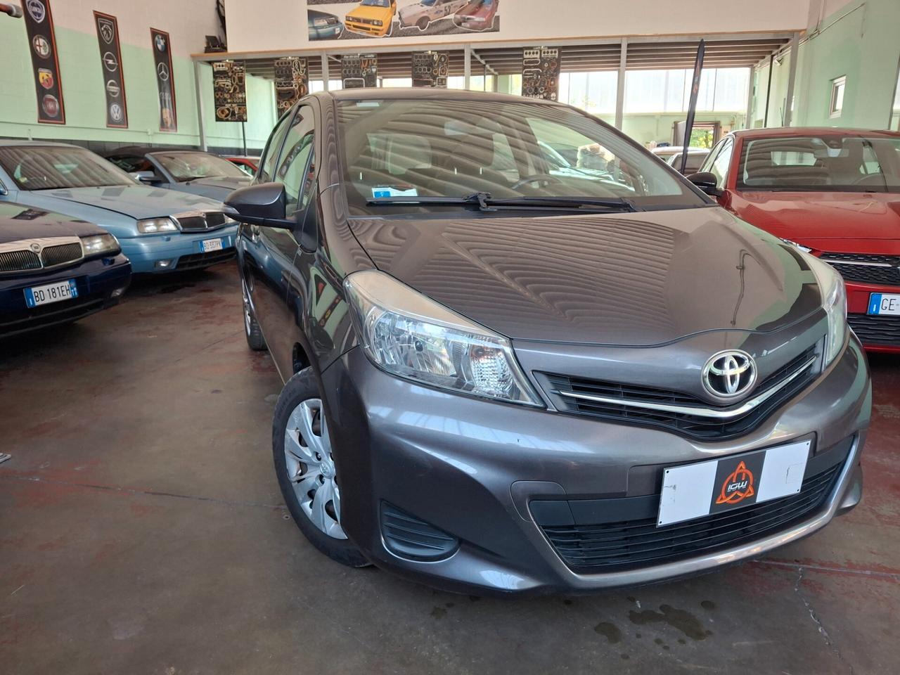 Toyota Yaris 1.0 5 porte Lounge