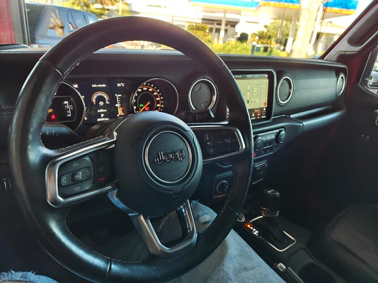 Jeep Wrangler 2.2 Mjt II Sahara 29.000 KM