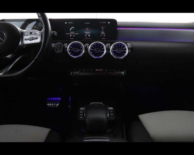 MERCEDES-BENZ CLA 180 Automatic Shooting Brake Premium