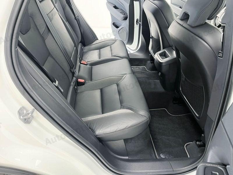 Volvo XC60 XC60 B4 (d) AWD 197CV GEARTRONIC R DESIGN