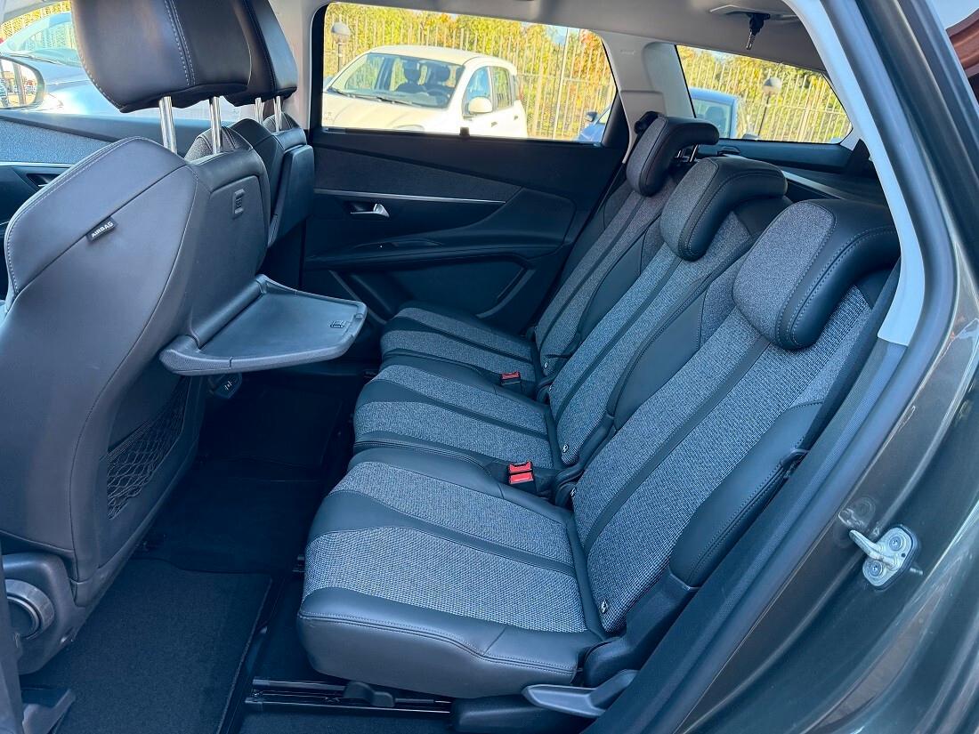 Peugeot 5008 BlueHDi 130 S&S EAT8 Allure
