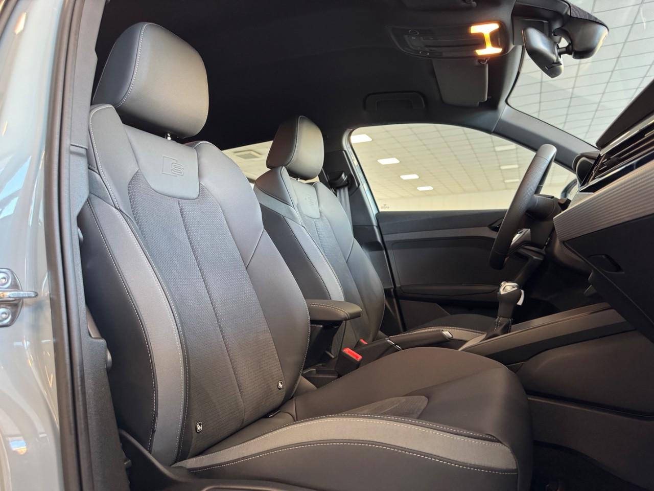 Audi A1 Allstreet 35 TFSI 150cv S Tronic S line Interiors