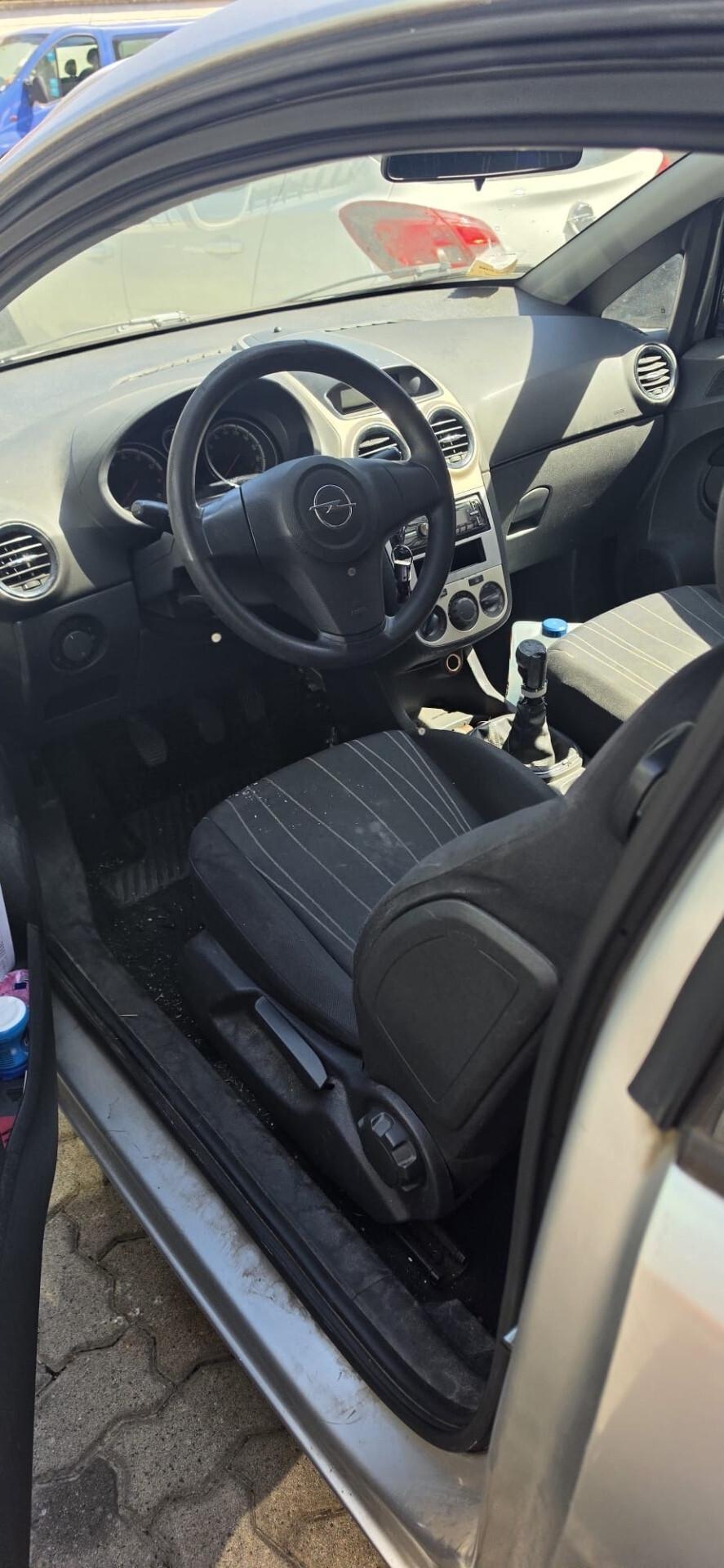 Opel Corsa 1.2 3 porte Sport