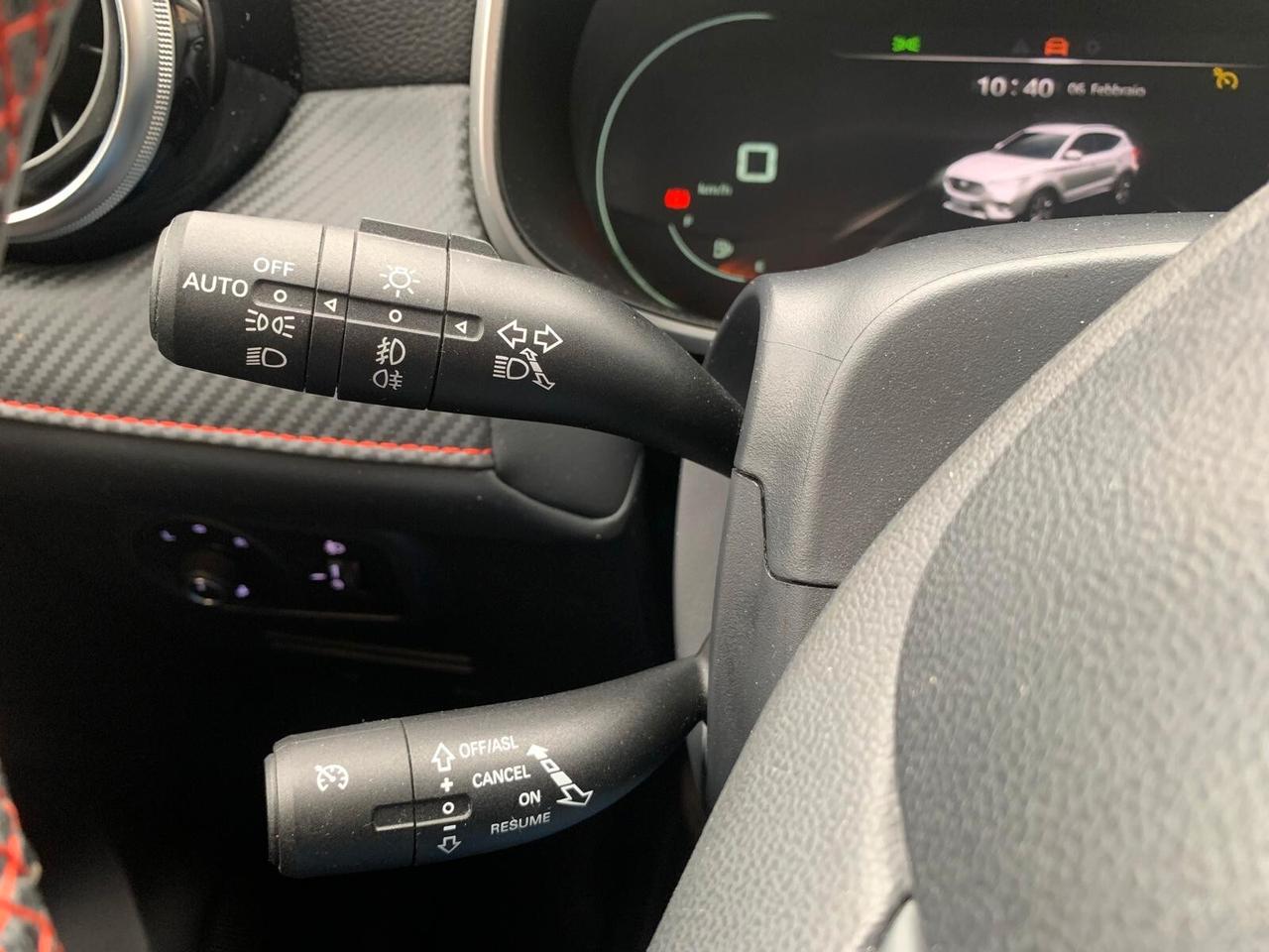 MG ZS 1.5 Luxury Garanz. Unicop. Neop. Full