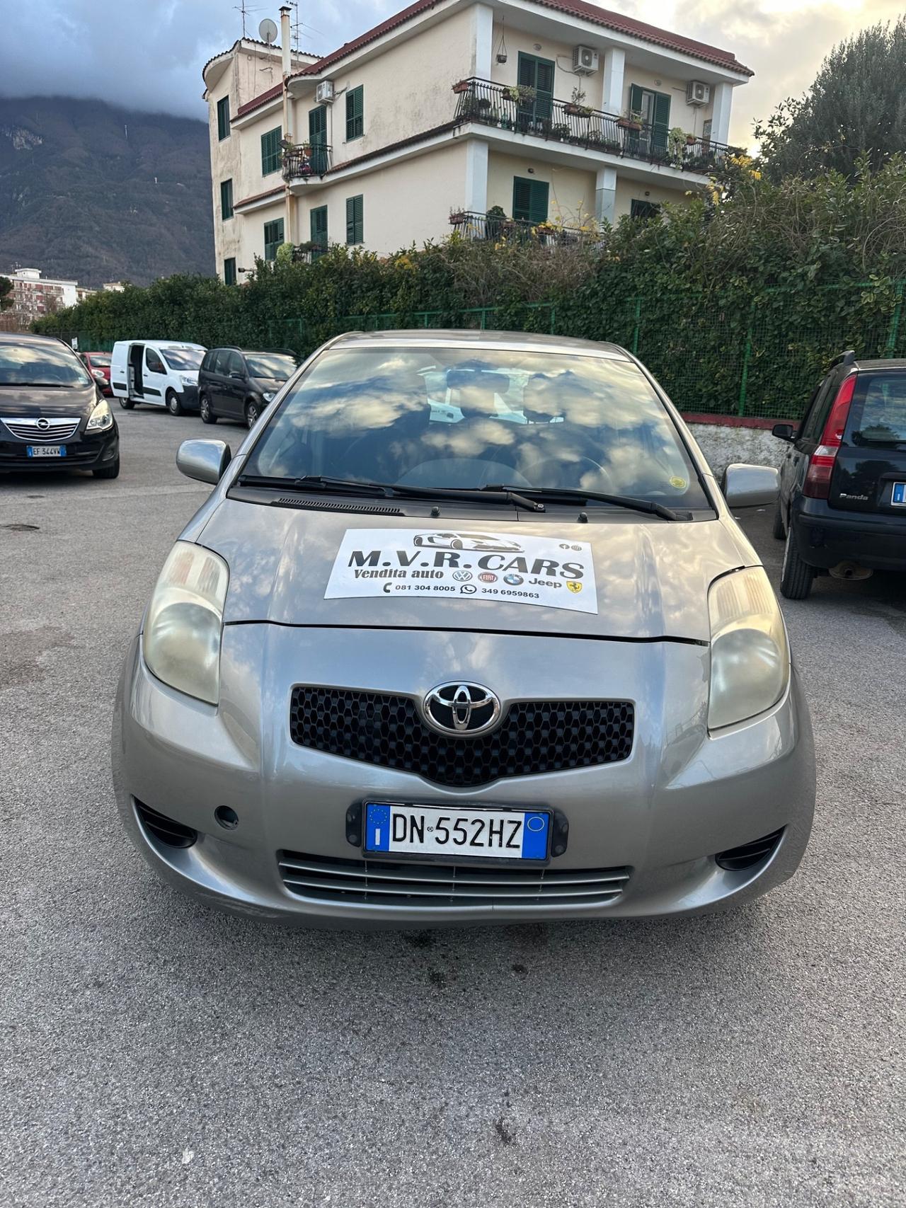 Toyota Yaris 1.0 5 porte