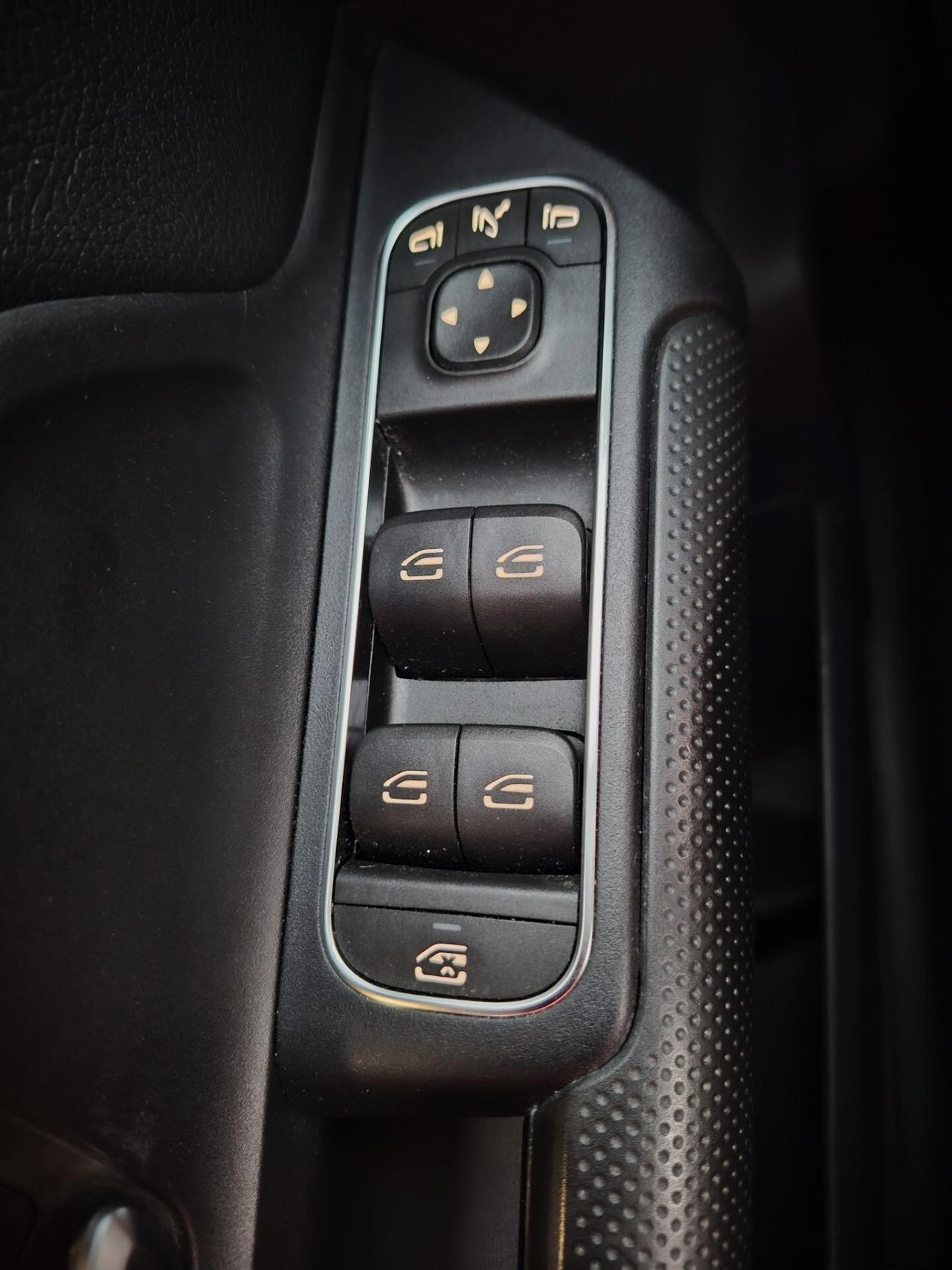 Mercedes B 180 d 115cv AUTOM. *NAVY-VIRTUAL- LED*