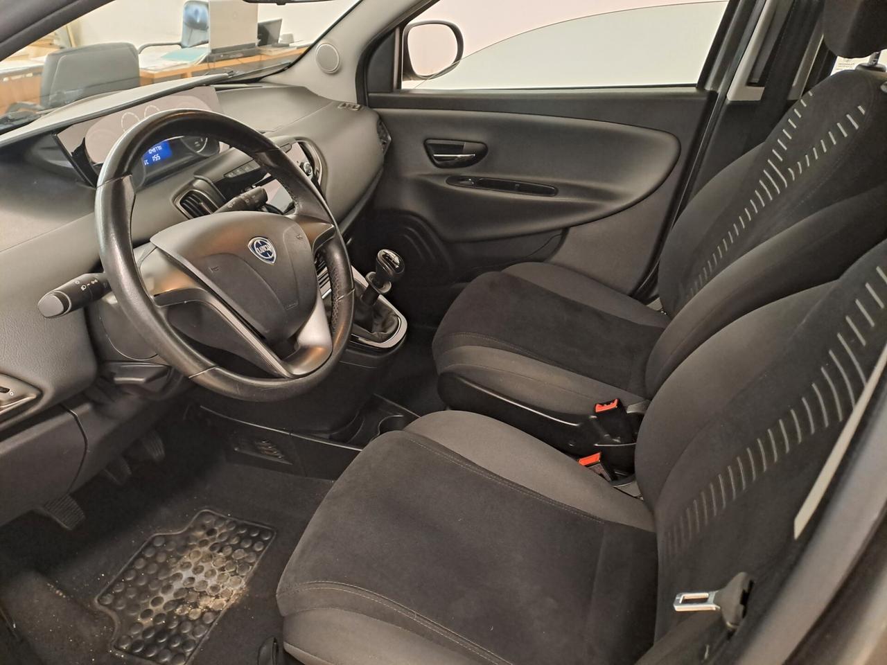 Lancia Ypsilon 1.2 69 CV 5 porte S&S Silver