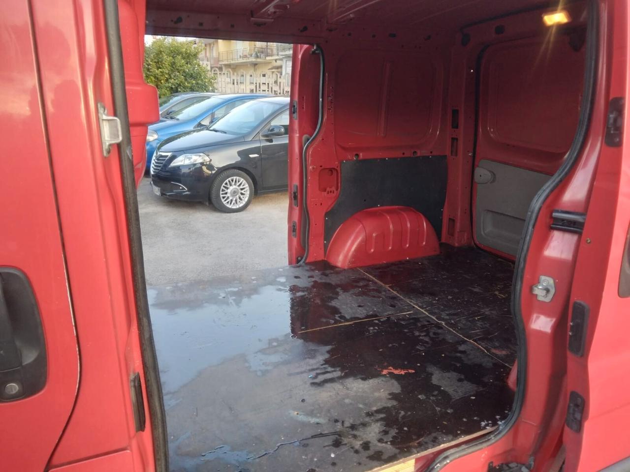 Renault Trafic 2.0 dCi Furgone 2014