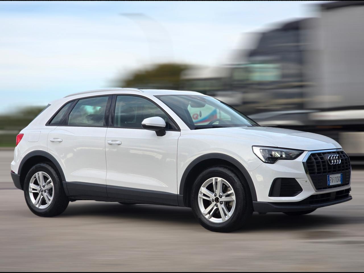 Audi Q3 35 TDI S tronic Business