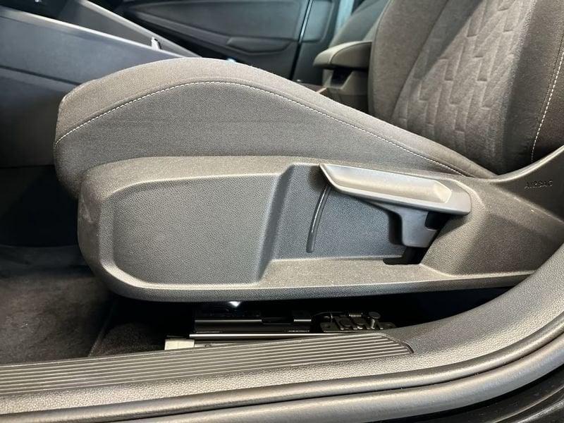 Volkswagen Golf 2.0 TDI 150 CV DSG SCR MOVE Navi Camera Led 16" Cockpit