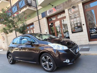 Peugeot 208 1.4 HDi 68CV ALLURE NAVI