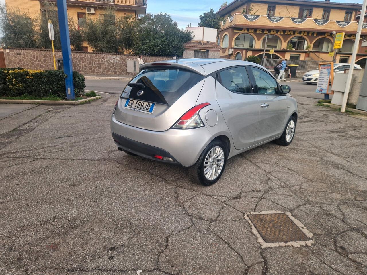 Lancia Ypsilon 1.2 69 CV 5 porte GPL Ecochic Silver