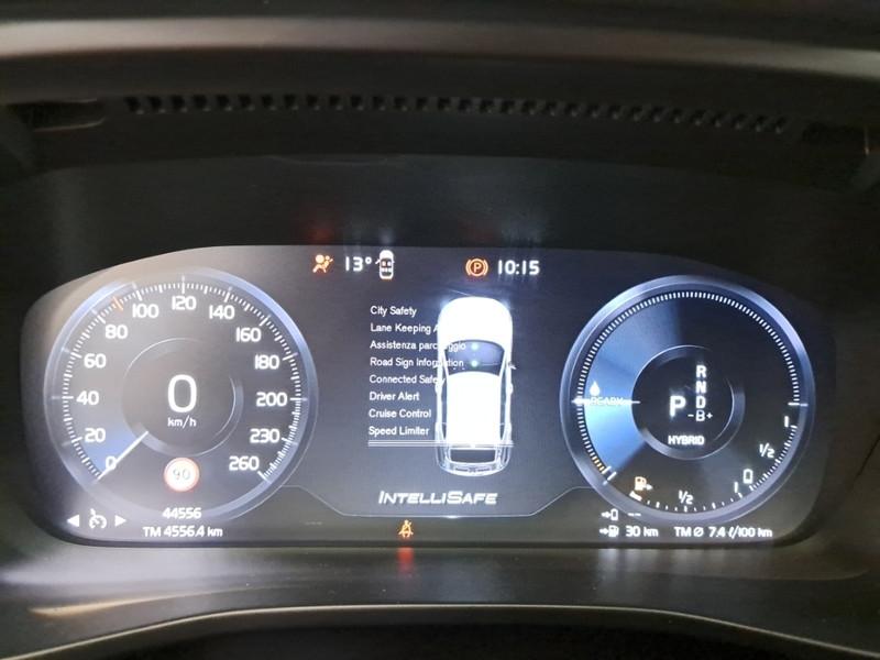 VOLVO XC40 T4 RECHARGE PLUG-IN AUTO CORE SUV