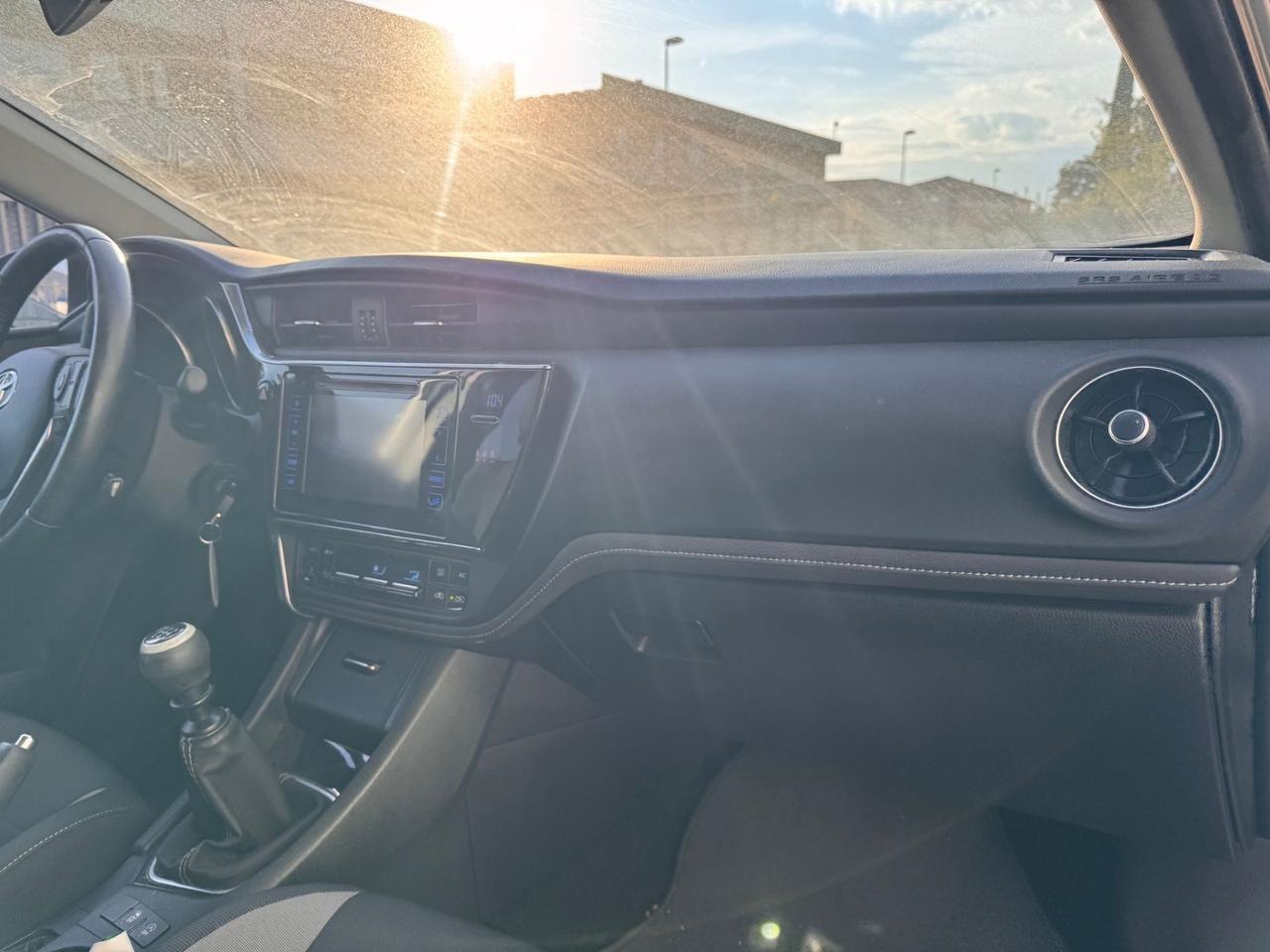 Toyota Auris 1.6 D-4D Lounge AUTO INCIDENTATA