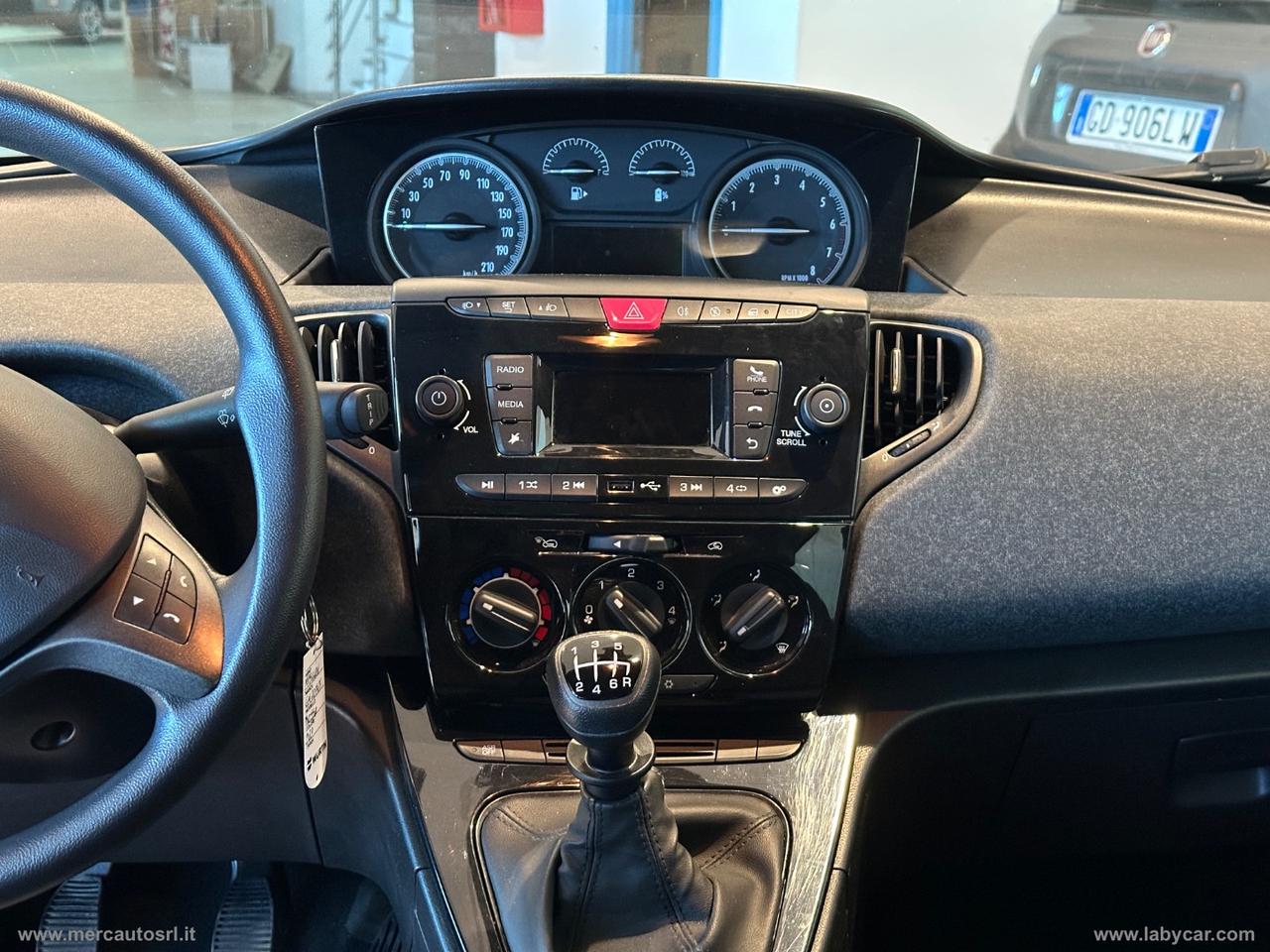 LANCIA Ypsilon 1.0 FireFly 5p S&S Hybrid Silver