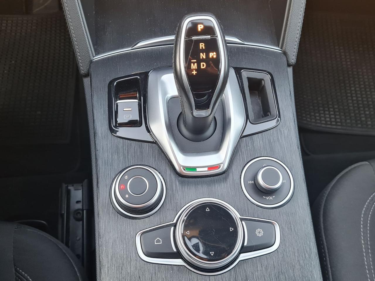 Alfa Romeo Stelvio 2.2 veloce Business #7202