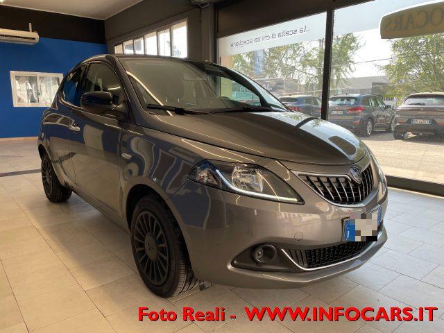 LANCIA Ypsilon 1.0 FireFly 5 porte S&S Hybrid Silver PROMO !