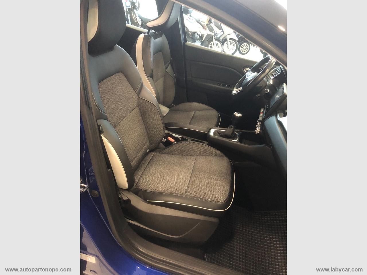 RENAULT Captur TCe 12V 100 CV Intens