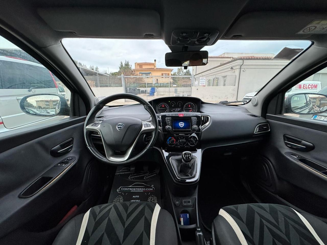 LANCIA YPSILON SILVER - NEOPATENTATI
