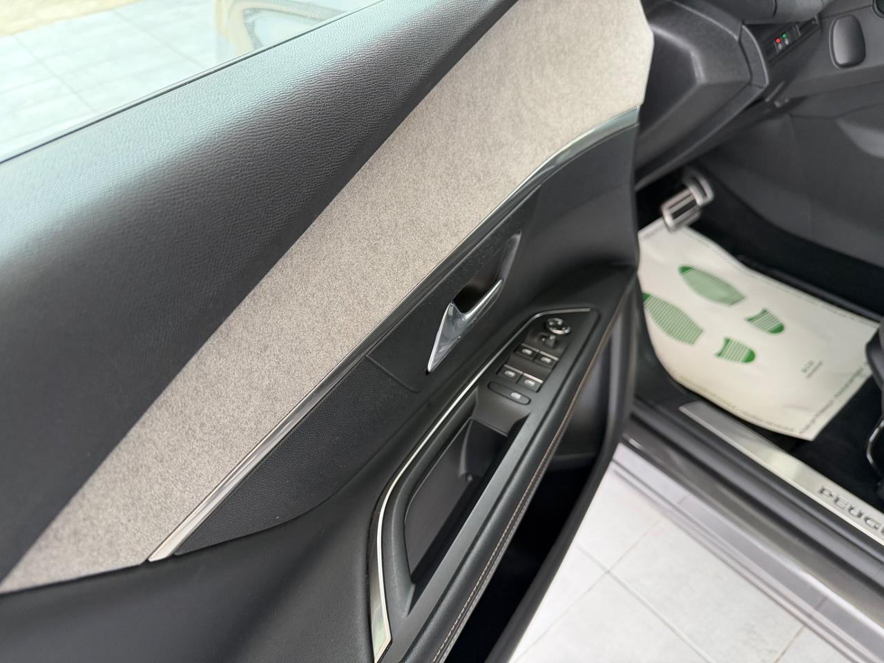 Peugeot 3008 BlueHDi 130 S&S EAT8 GT