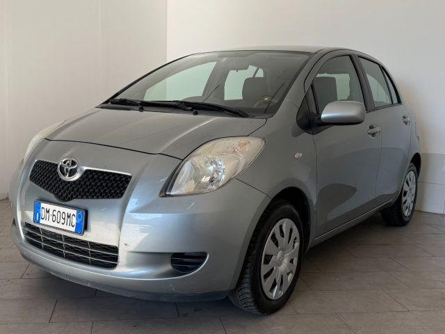TOYOTA Yaris 1.0 5 porte Sol