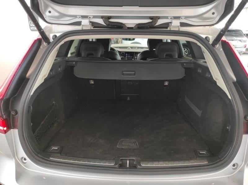 VOLVO V60 (2018-->) - V60 D3 AWD Geartronic Business