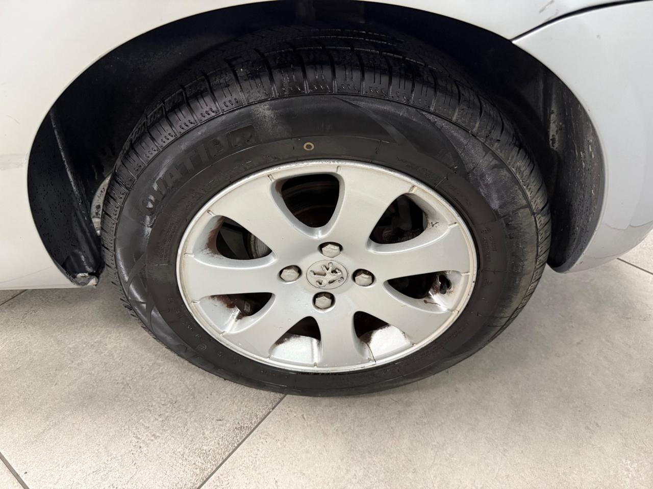 Peugeot 307 1.6 16V 5p. XR 109CV