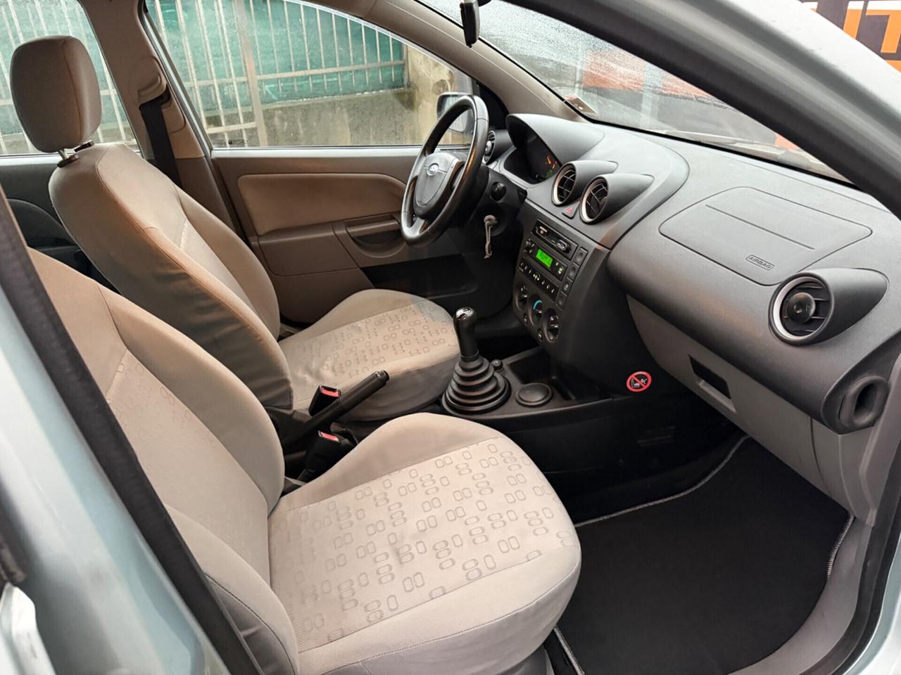 Ford Fiesta 1.2 benzina euro4 neopatentati