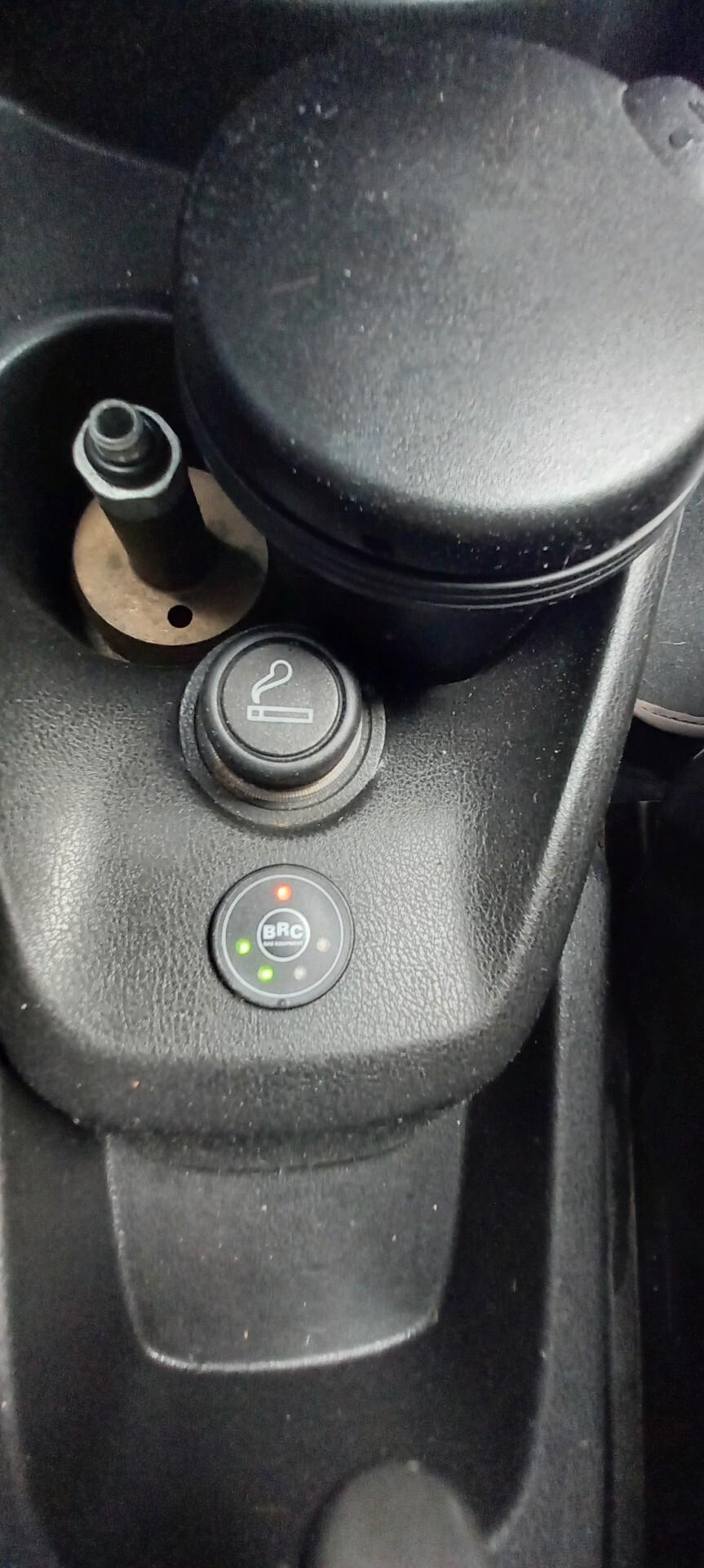 Lancia Ypsilon Benzina cc. 1.242 - 5 Porte 5 Posti UTILIZZABILE ANCHE PER I NEOPATENTATI.