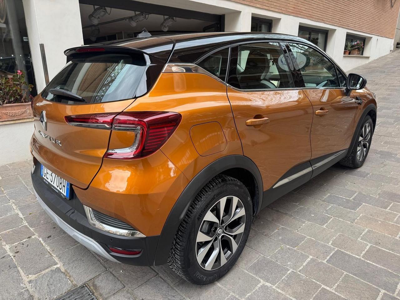 RENAULT Captur TCe 130CV EDC Fap Intens AUTOMATICA