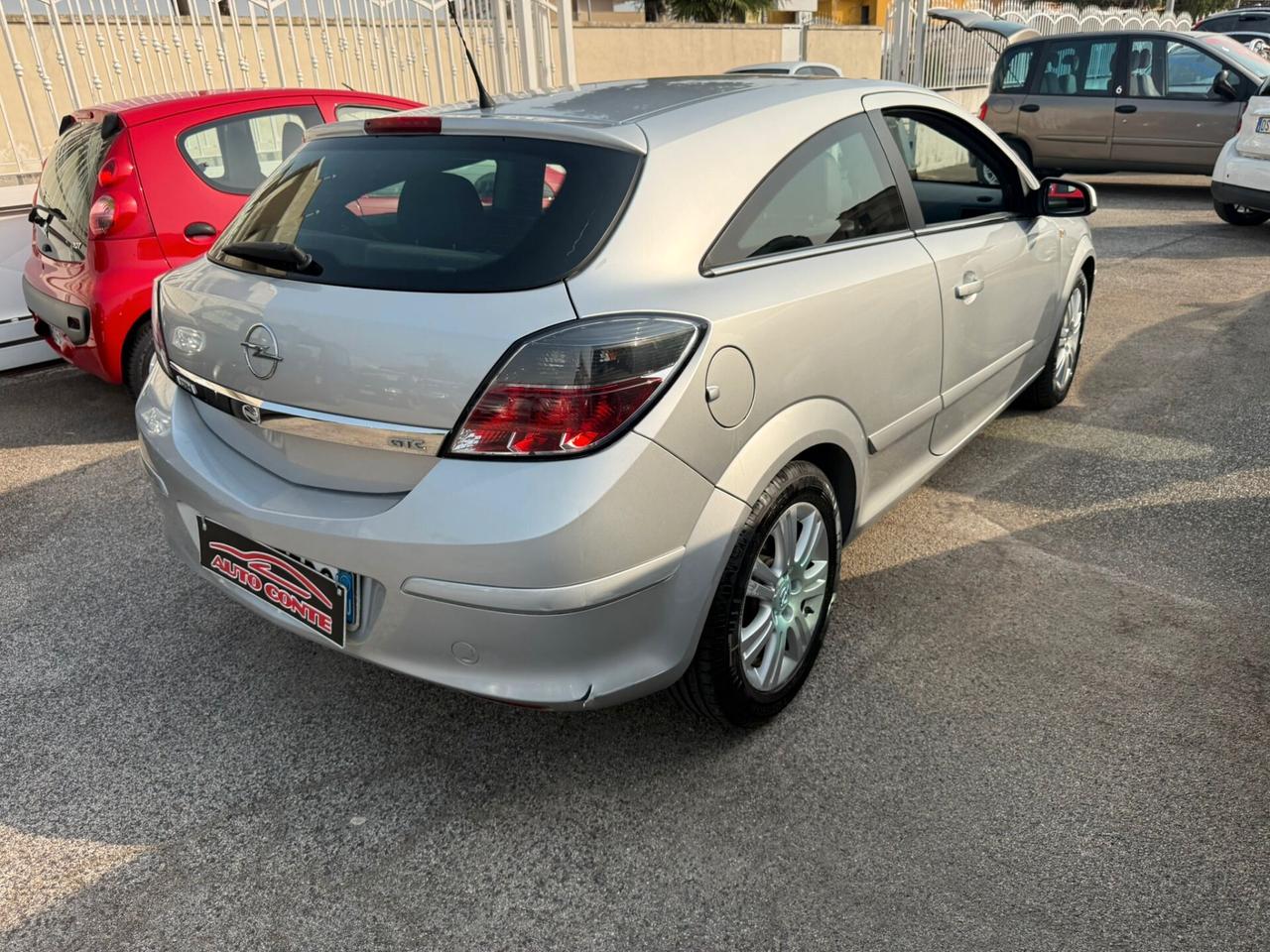 Opel Astra GTC 1.7 CDTI 110CV 3 porte Cosmo