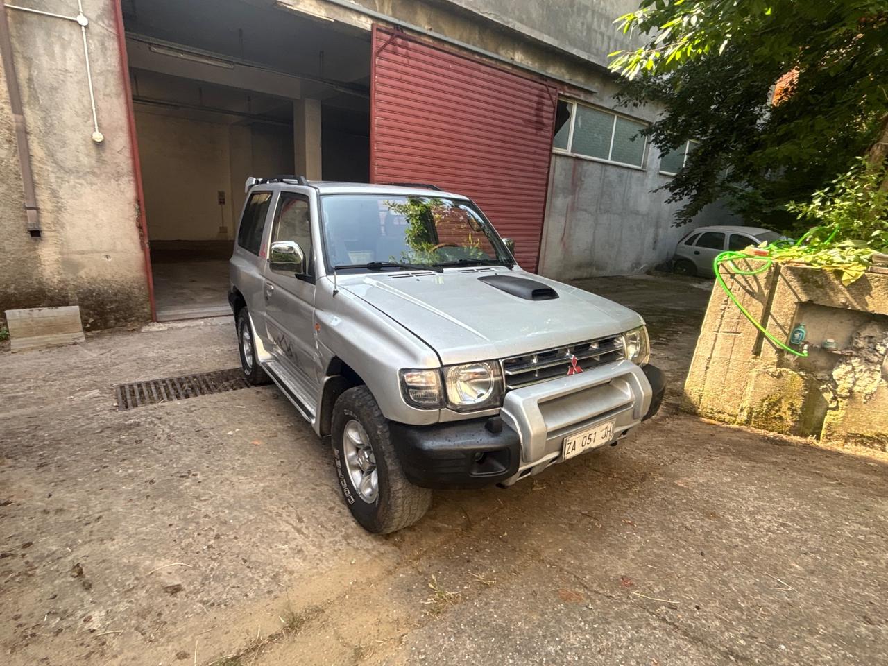 Mitsubishi Pajero 2.8 TDI MT GLS Target Autocarro