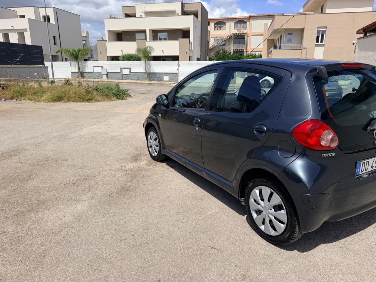 Toyota Aygo 1.4 turbodiesel 5 porte Sol