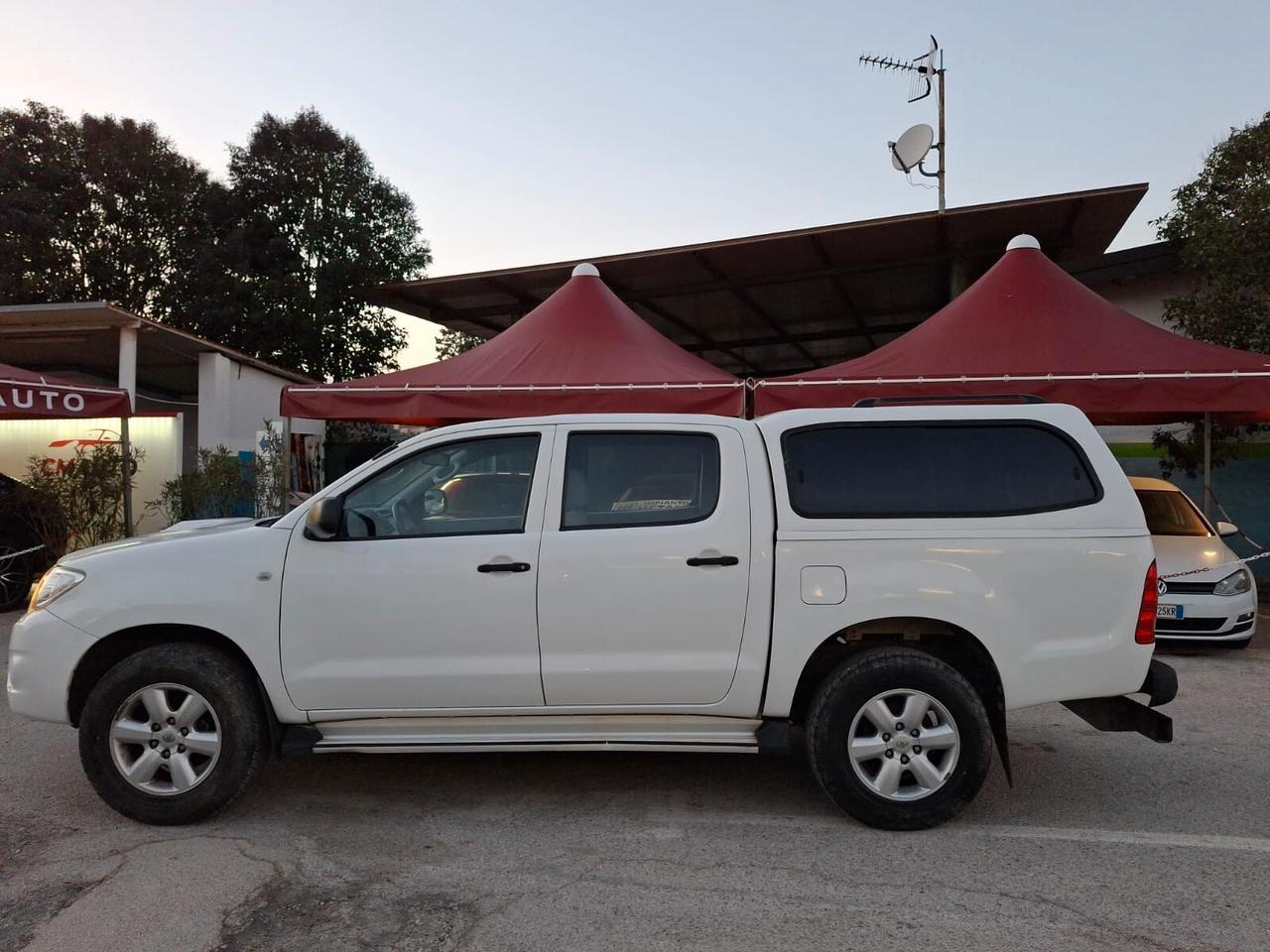 TOYOTA HILUX 2.5 D-4D 4WD DOPPIA CABINA