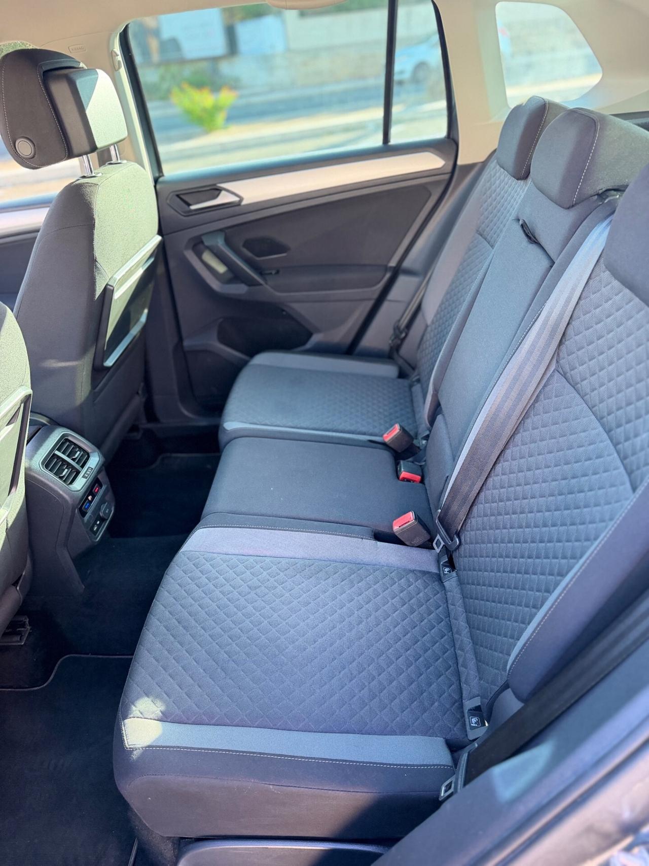 Volkswagen Tiguan 2.0 TDI SCR DSG Business BlueMotion Technology