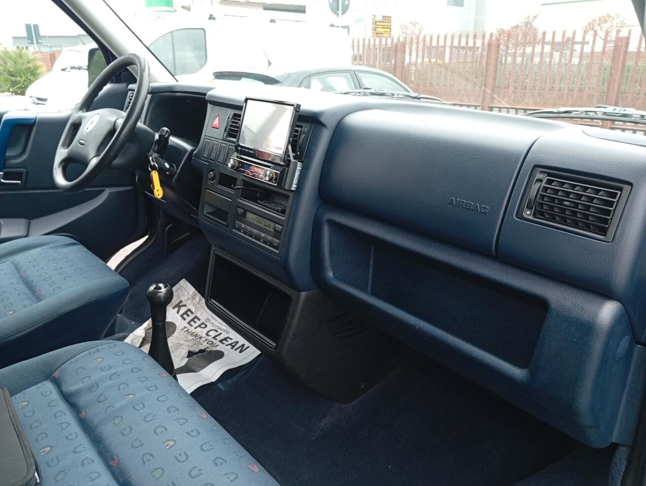Volkswagen Caravelle/Multivan Multivan 2.5 TDI/102CV