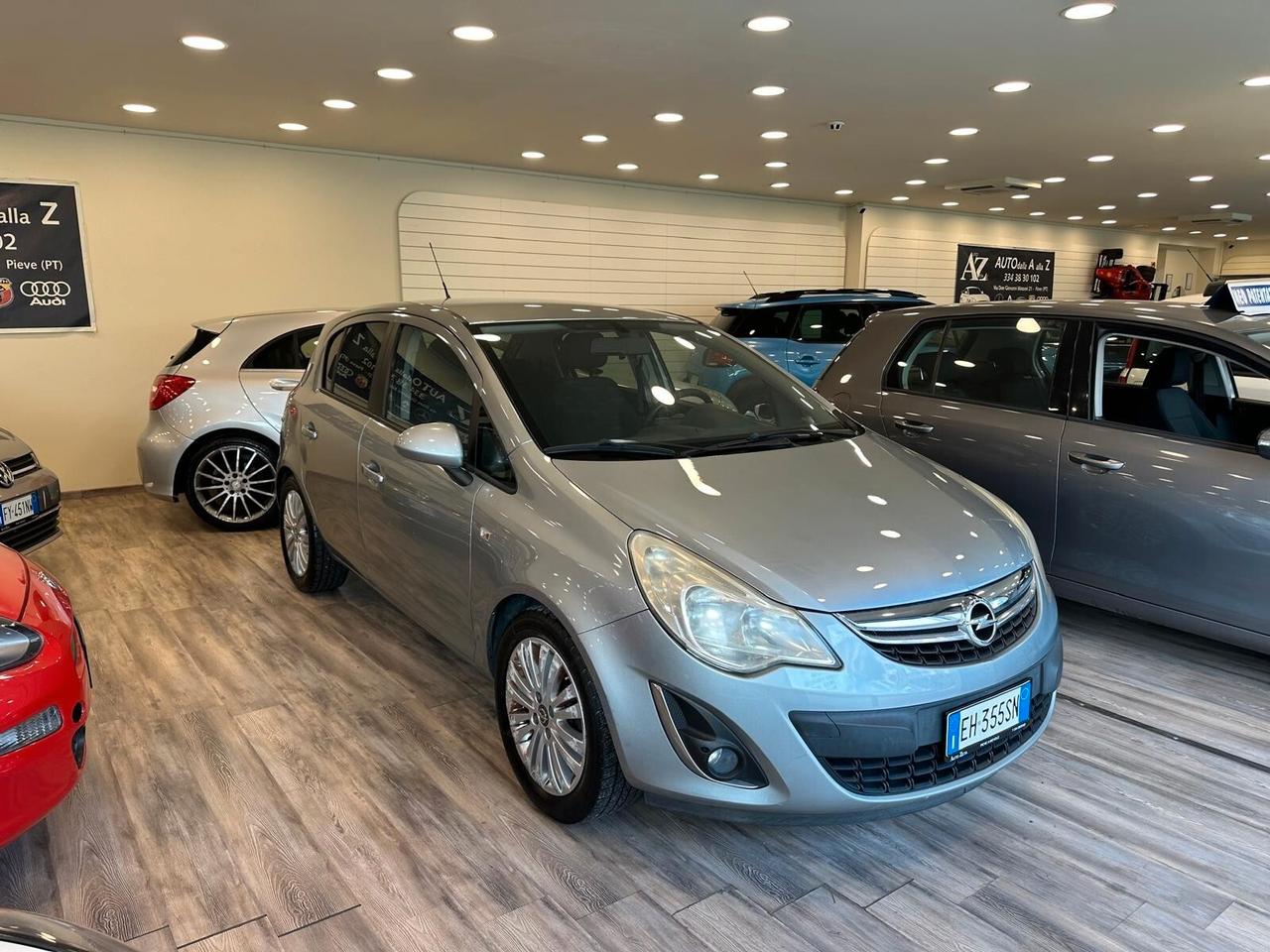 Opel Corsa 1.2 5 porte Cosmo