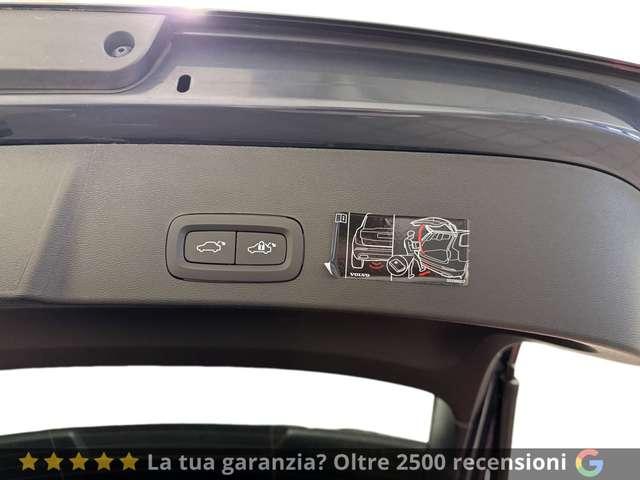 Volvo XC40 B4 AWD automatico Momentum Pro