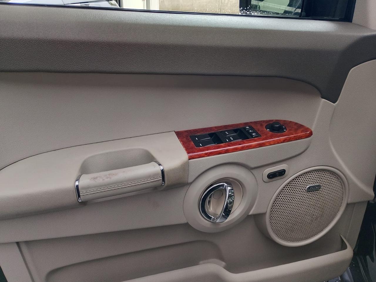 Jeep Commander 3.0 CRD DPF Overland