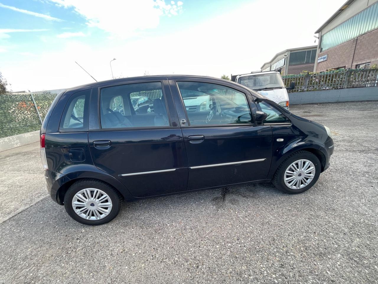 Lancia MUSA 1.4 Argento Ecochic GPL