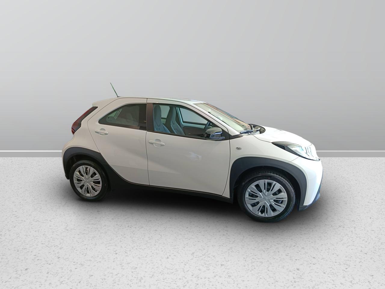 TOYOTA Aygo X 1.0B ACTIVE MT - MY24