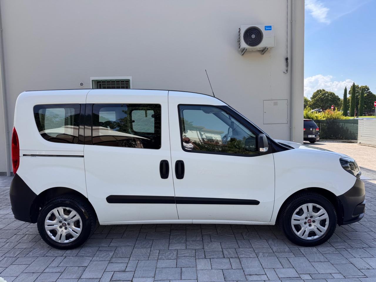 Fiat Doblo DOBLÒ CARGO COMBI 1.3 Mijet 16v 95CV (cat. N1) Euro6 5-door OK NEOPATENTATI