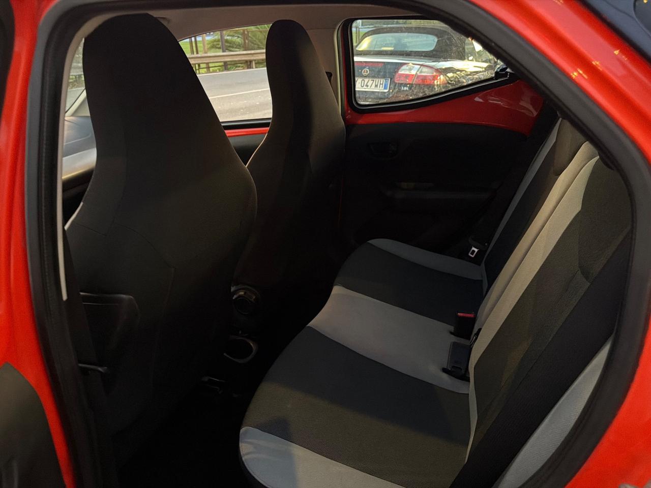 Toyota Aygo 1.0 VVT-i 69 CV 5 porte x-wave