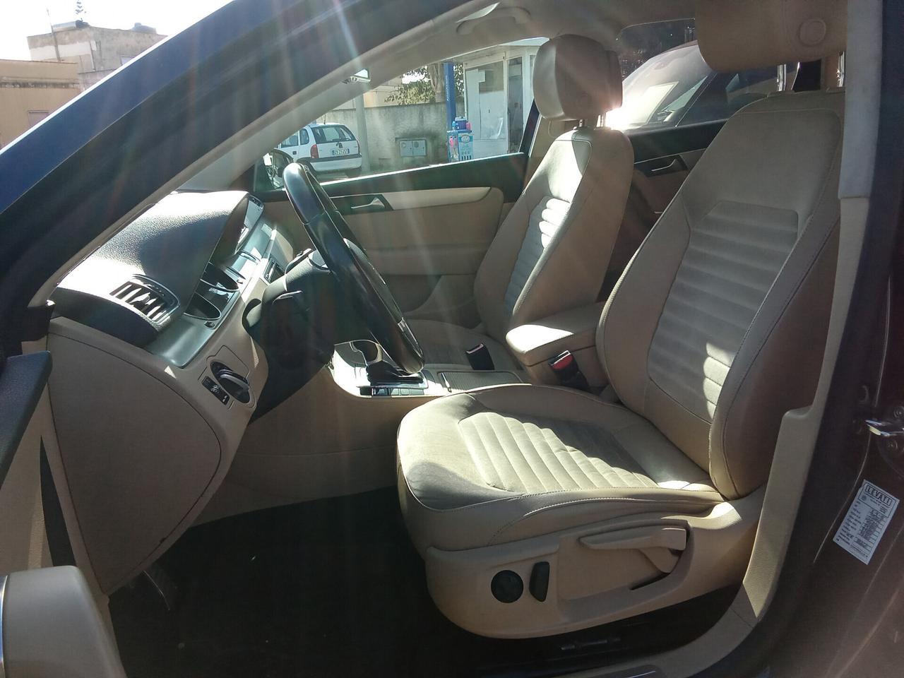 Volkswagen Passat Var. 2.0 TDI Highline BlueM.Tech.