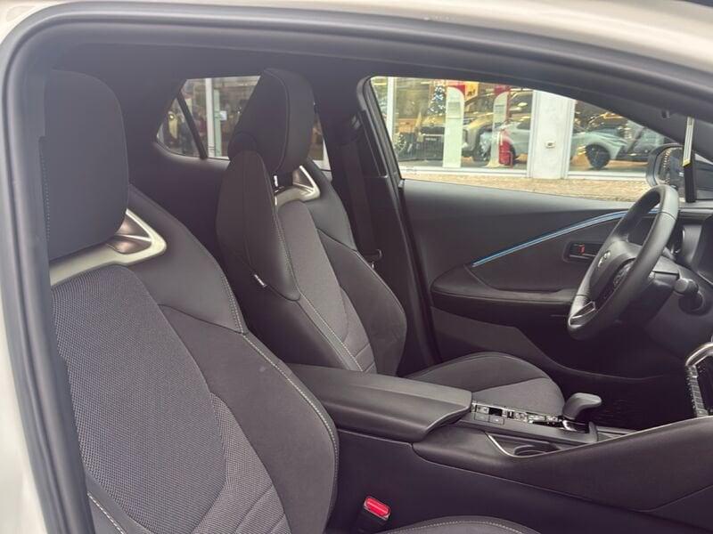 Toyota C-HR C-HR 1.8 Hybrid E-CVT Lounge