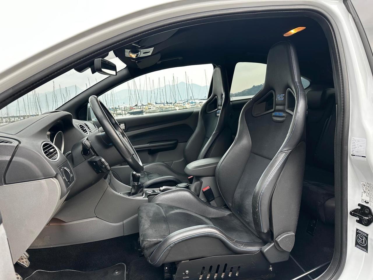 Ford Focus 2.5T (305CV) 3p. RS